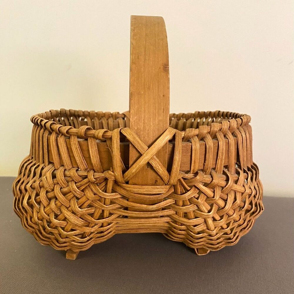 Vintage Appalachian Buttocks Basket Small Wicker Egg Berry Rustic Primitive Wood